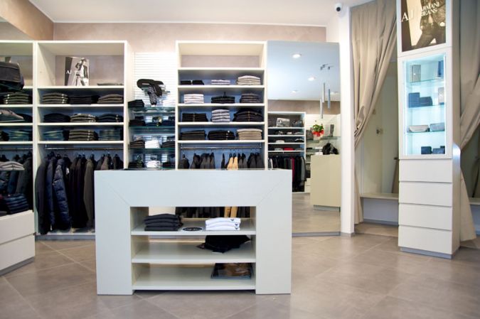 arredamento negozio abbigliamento top ten borgosesia (6)